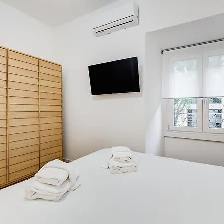Apartment In The Heart Of The *
