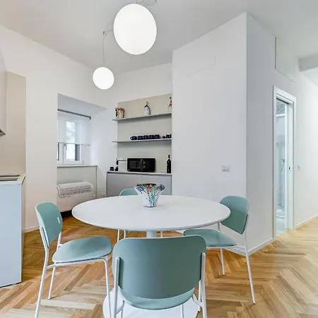 In The Heart Of The Apartment *
