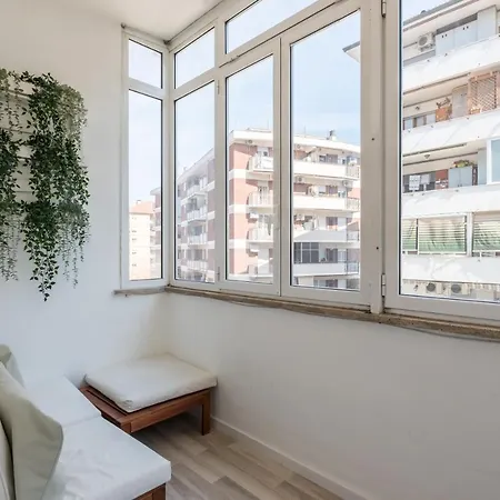 Cinecitta Gem Flat With Veranda Apartmán *