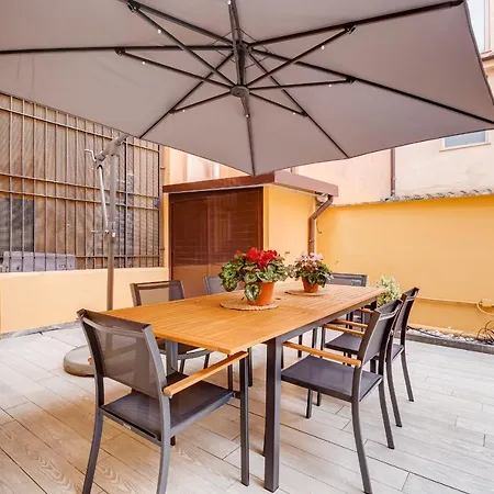 Spanish Garden Apartment Rome