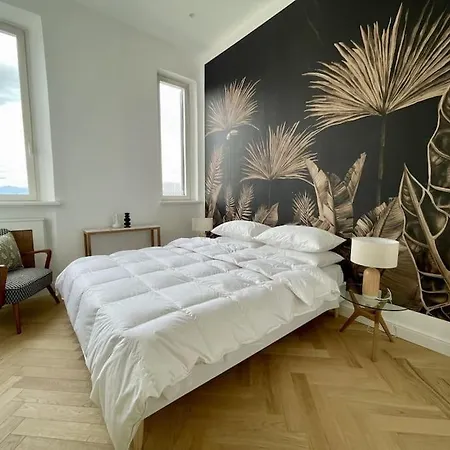 Ultra Stylish Modern Attic Apartment