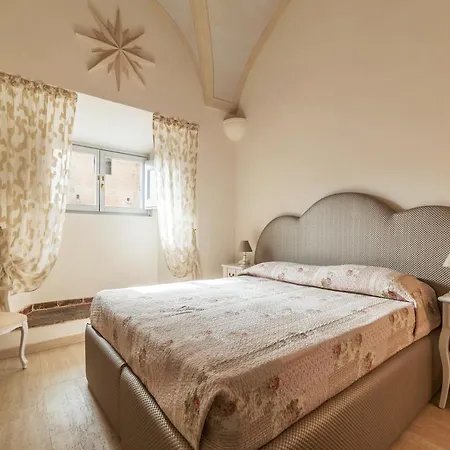 Palazzo Altieri Elegant Lägenhet