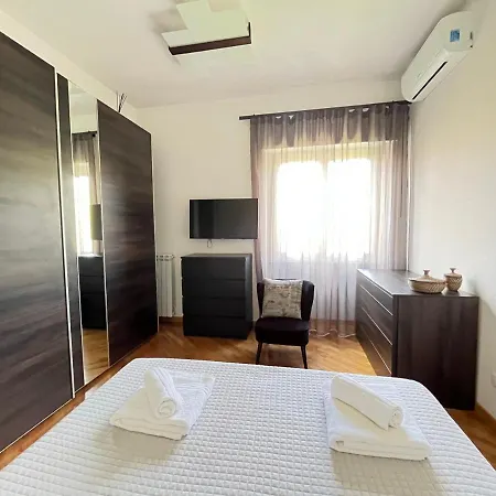 Apartment Davide Rome