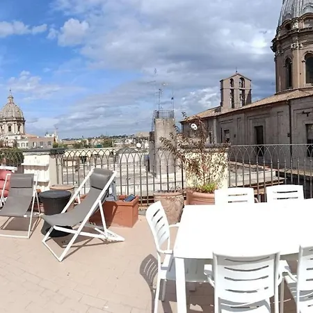 Apartment Terrace On The Monuments Of Rome