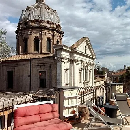 Terrace On The Monuments Of Apartment Rome