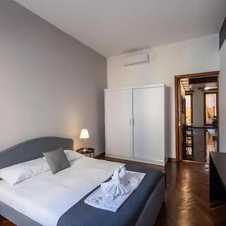 Borgo Terrace By In