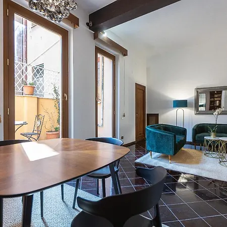 Borgo Terrace By In