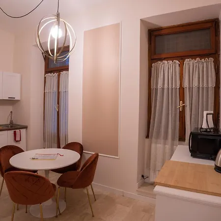 Apartment Sistina *