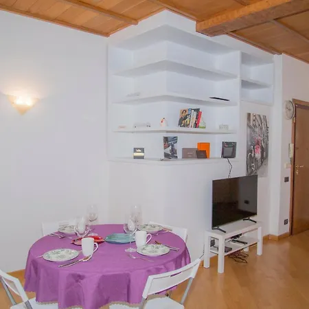 Apartment Sweet Laurina