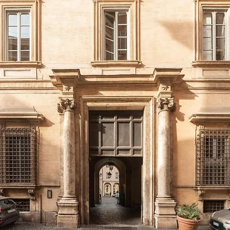 Lägenhet Palazzo Altieri Elegant
