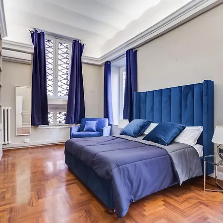 Spanish Garden Apartment Rome