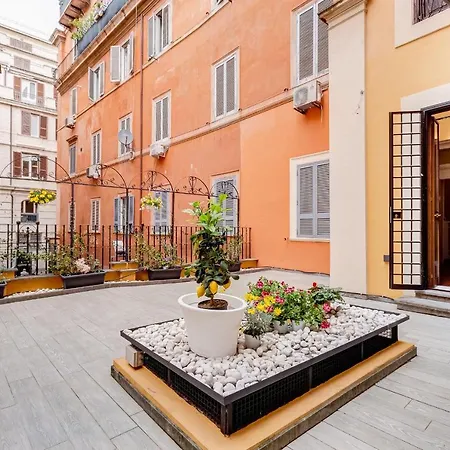 Spanish Garden Apartment *