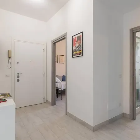 Apartment Cinema House In Cinecitta