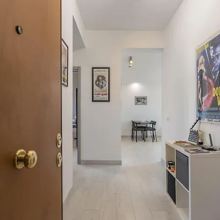 Apartment Cinema House In Cinecitta Rome