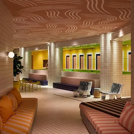 Hotel Mama Shelter 4*