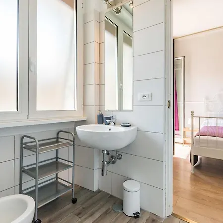 Un Attimo A Bed & Breakfast Rome