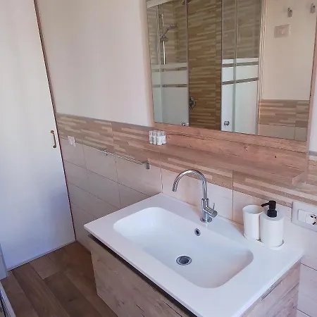 Apartment Domus Incantevole Vicino Colosseo Foro Rome