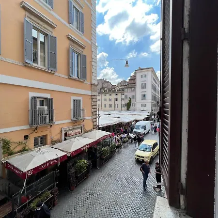 Campo De Fiori Chic Apartment Rome