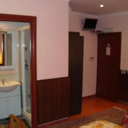 Asian Rest House 3* Rome