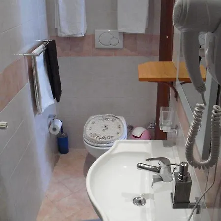 Asian Rest House Hotel Rome