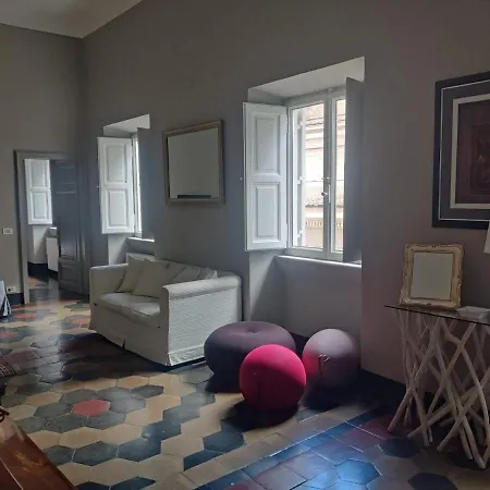 Apartment Warm Charming In Campo De Fiori