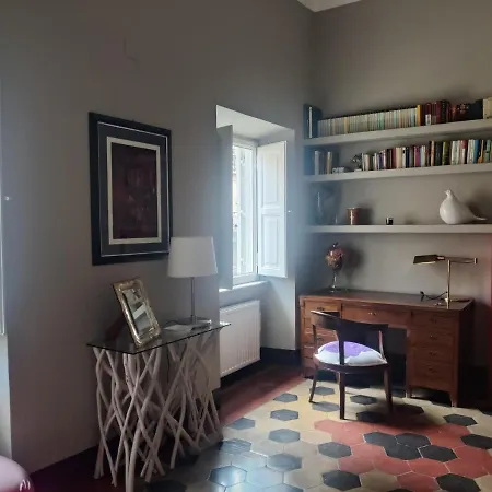 Appartamento Warm Charming In Campo De Fiori *