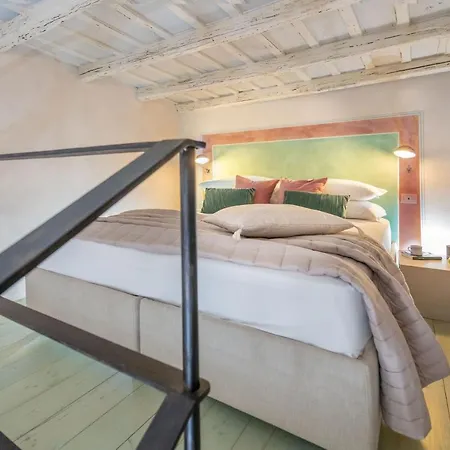 Design Apt Near Spanish Step