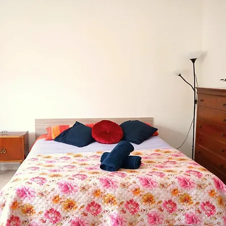 Mikasa Balduina Bed & Breakfast