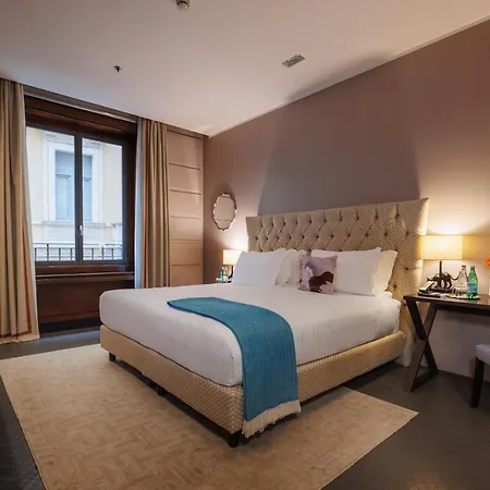 Singer Palace 5* Roma