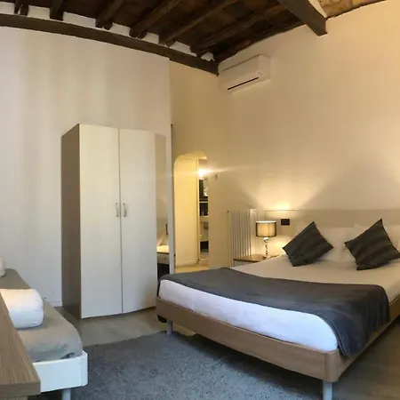 Giuturna Boutique
