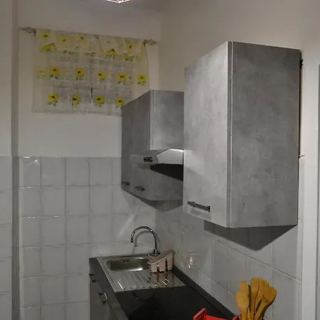 Sunflower House Apartment