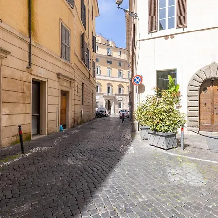 Vg Piazza Navona 5 Stelle Montecitorio Rom