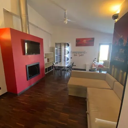 Casa Cirella Near Anagnina Metro Apartment