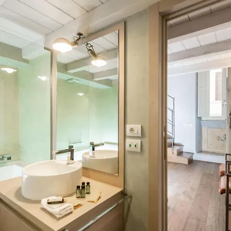 Design Apt Near Spanish Step *