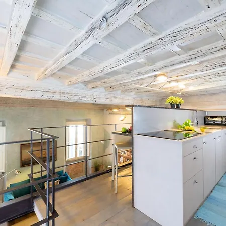 Design Apt Near Spanish Step Apartment