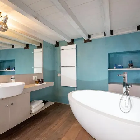 Design Apt Near Spanish Step
