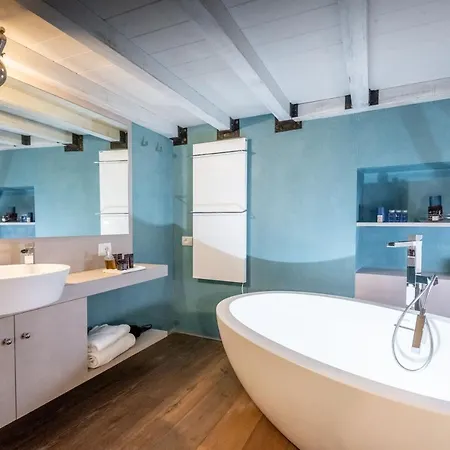 Design Apt Near Spanish Step