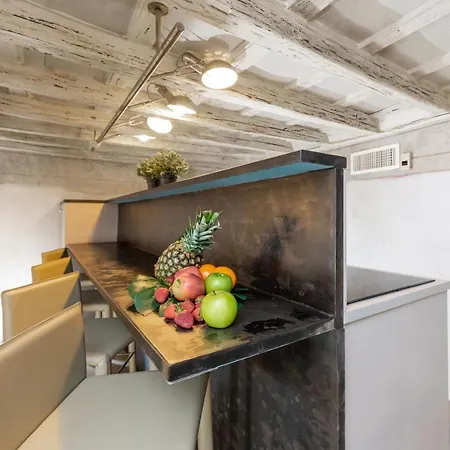 Design Apt Near Spanish Step Apartment
