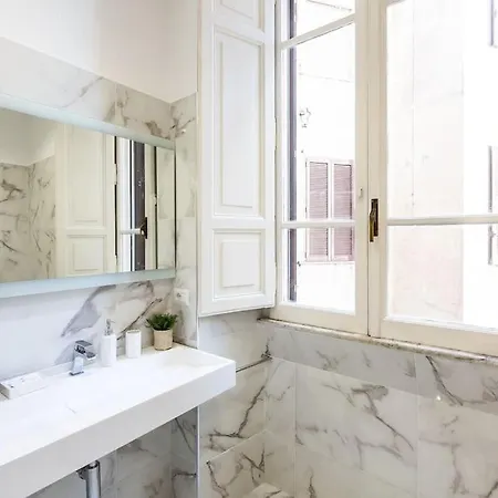 Portico D'ottavia Lux Апартаменты *