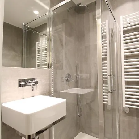 Elegant And Luxury @altare Della Patria Apartman *