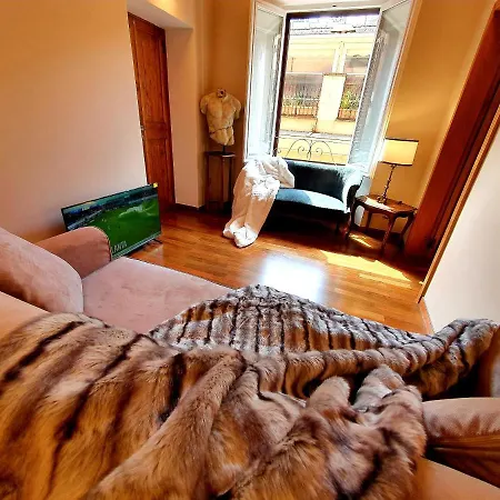 Apartment 1878s By Aat- Luxury Historic House Piazza Di Spagna Rome