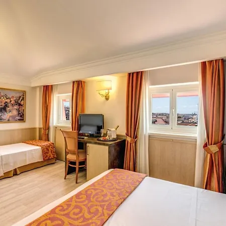Pinewood Hotel
