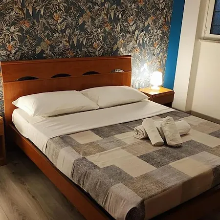 Hubby House - Apartament
