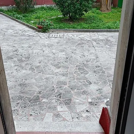 Hubby House - Rome