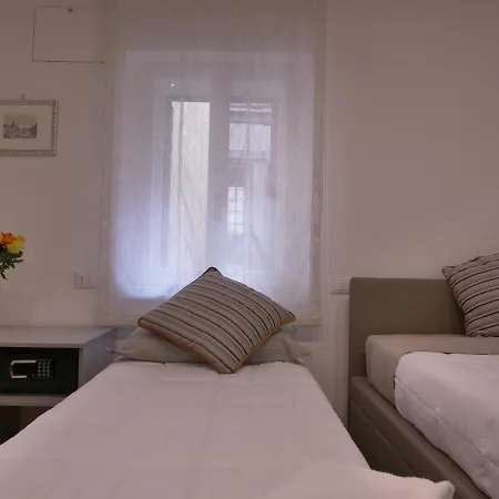 Maison d'hôtes Helmirage Trevi Rome