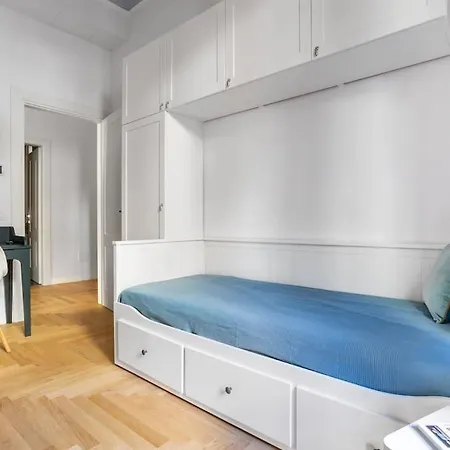 La Finestra Apartment *