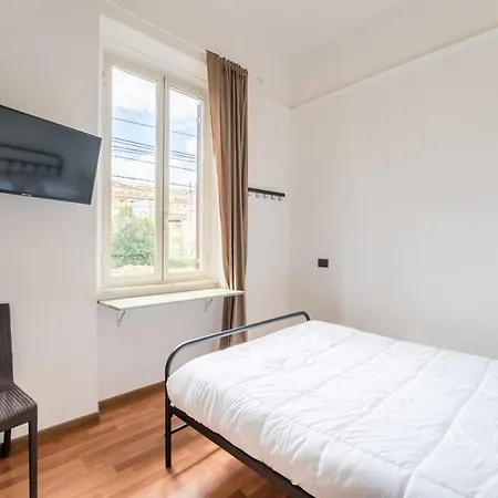 Piramide Guest house *