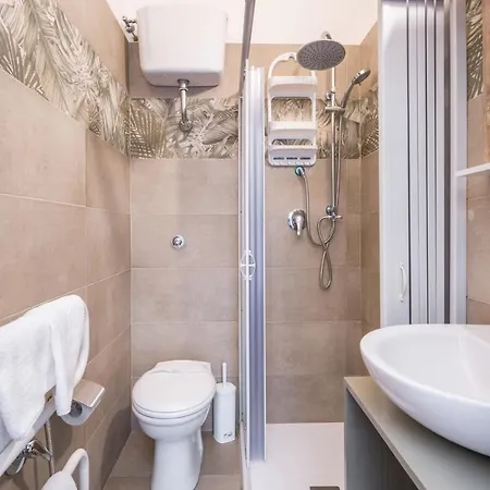 Guest house Piramide *