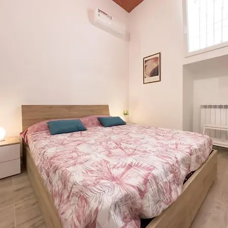 With Terrace In The Heart Of Pigneto Apartment