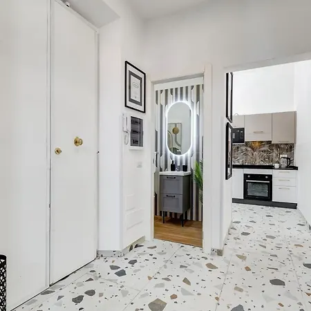 Chiara - A New Luxury Star Is Born In Rome! Villa *